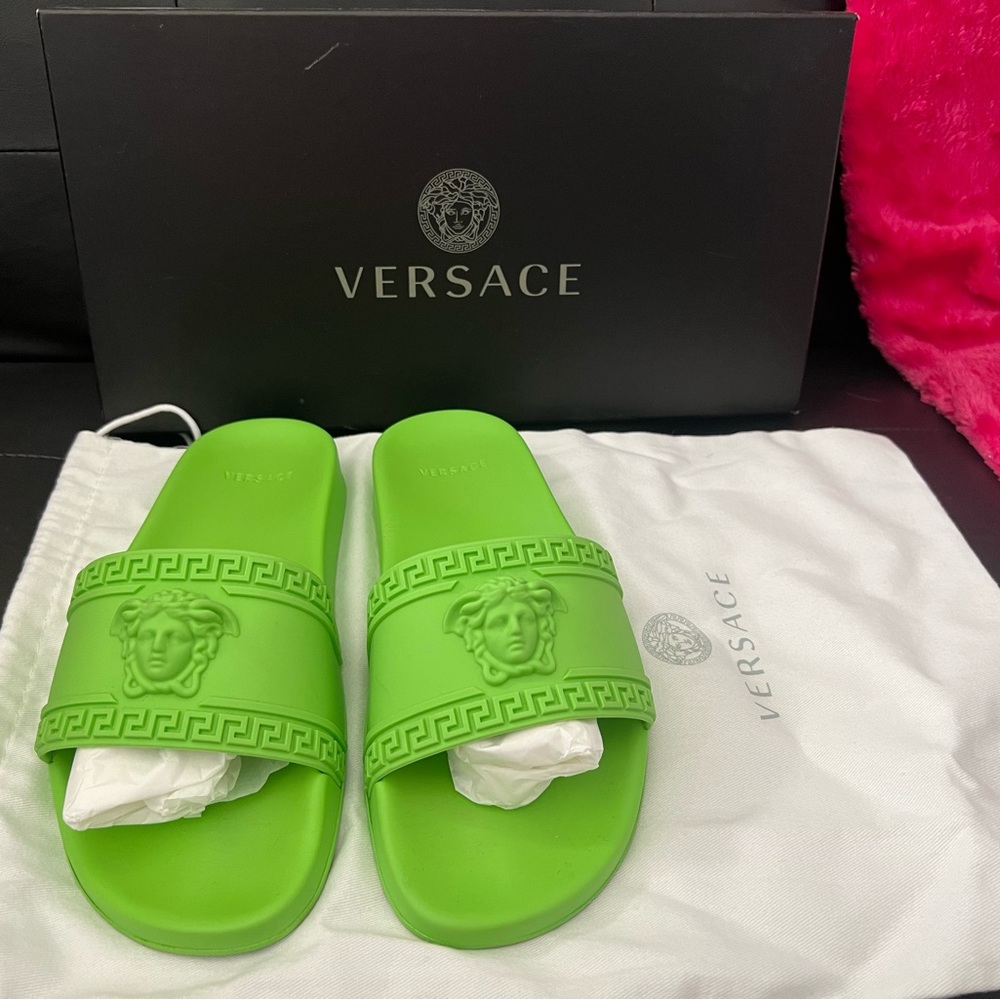 Versace Medusa Slides 💚